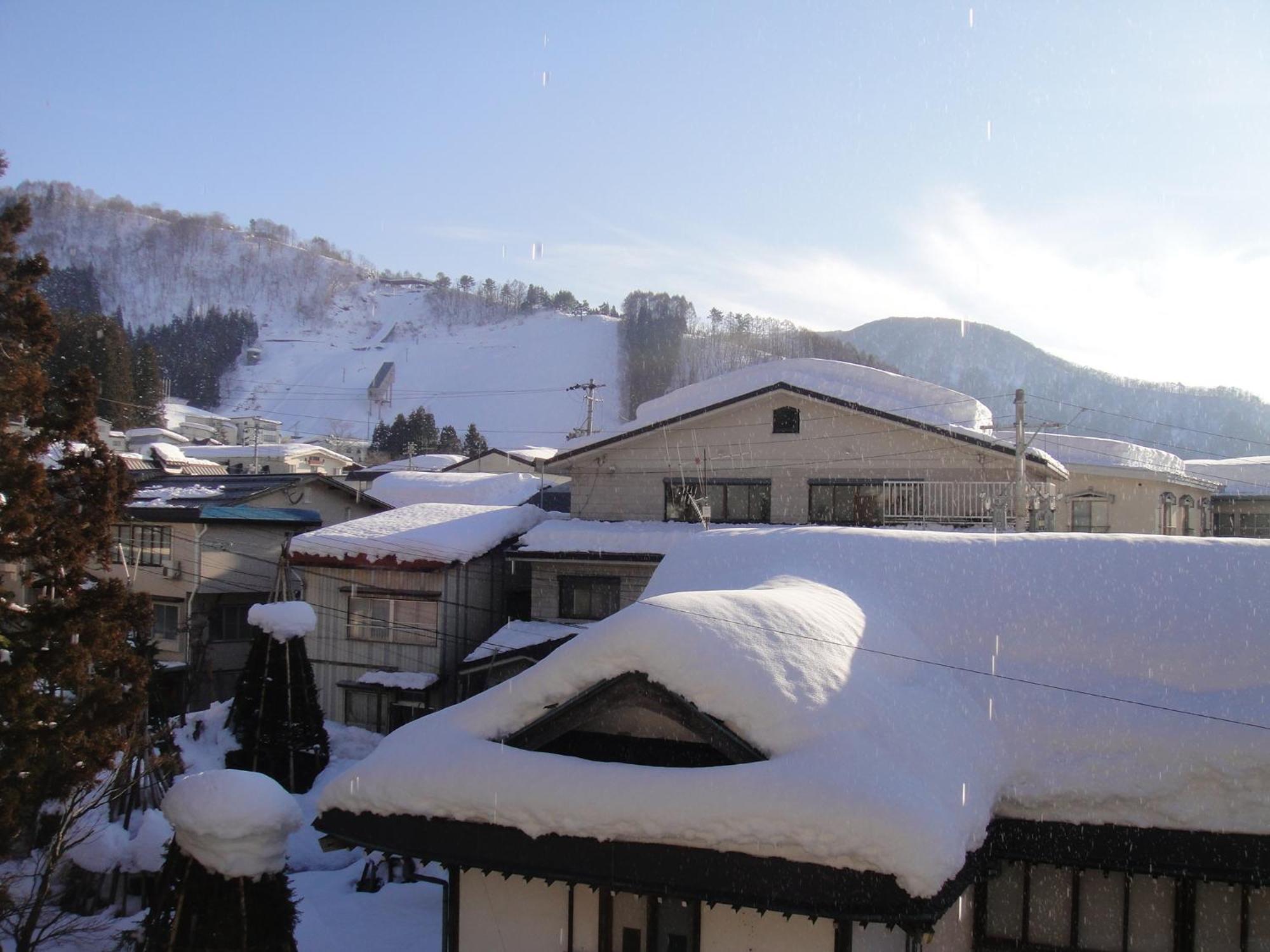 Ryokan Sakaya Nozawaonsen Buitenkant foto